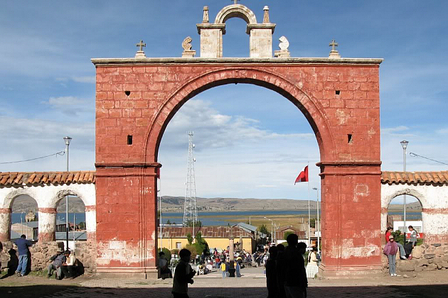 Red Arch in Chucuito